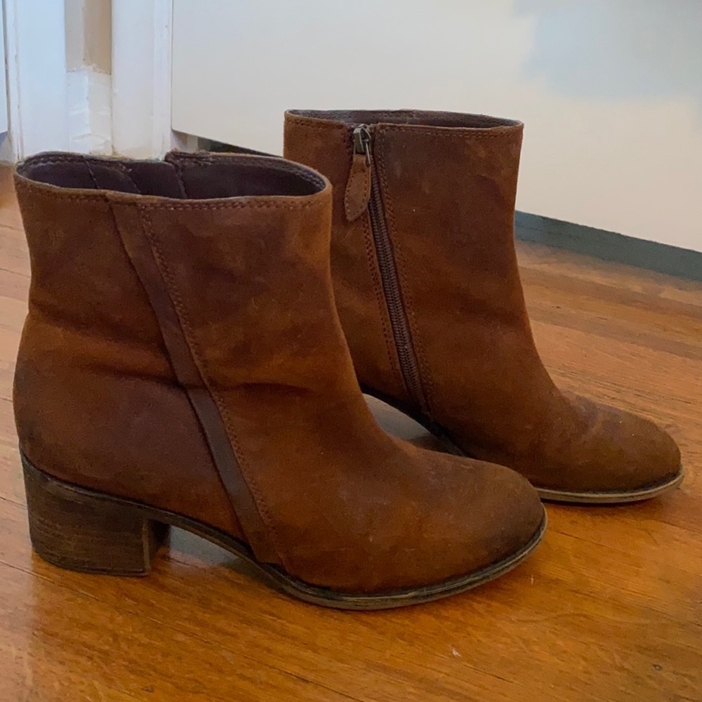 Franco Sarto brown suede boots